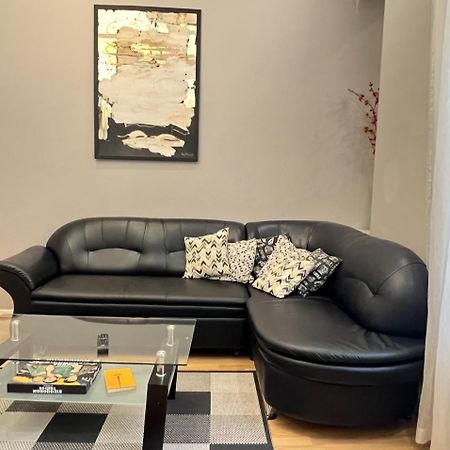 Apartment Lesya Kurbasa リヴィウ エクステリア 写真