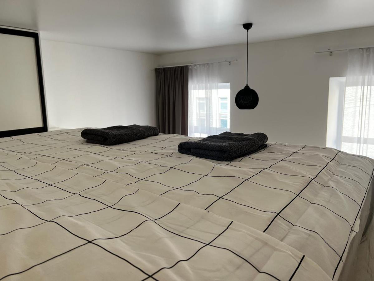 Apartment Lesya Kurbasa リヴィウ エクステリア 写真