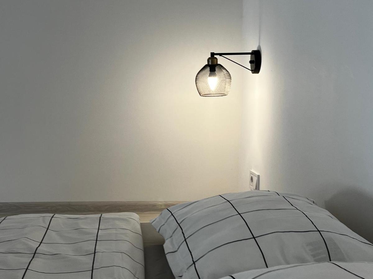 Apartment Lesya Kurbasa リヴィウ エクステリア 写真