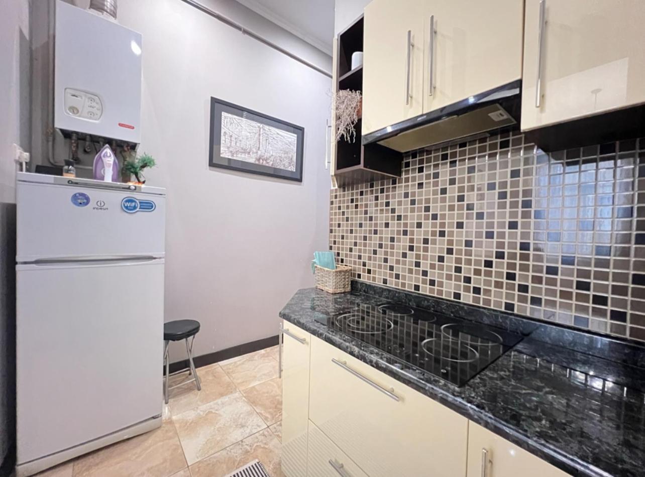 Apartment Lesya Kurbasa リヴィウ エクステリア 写真