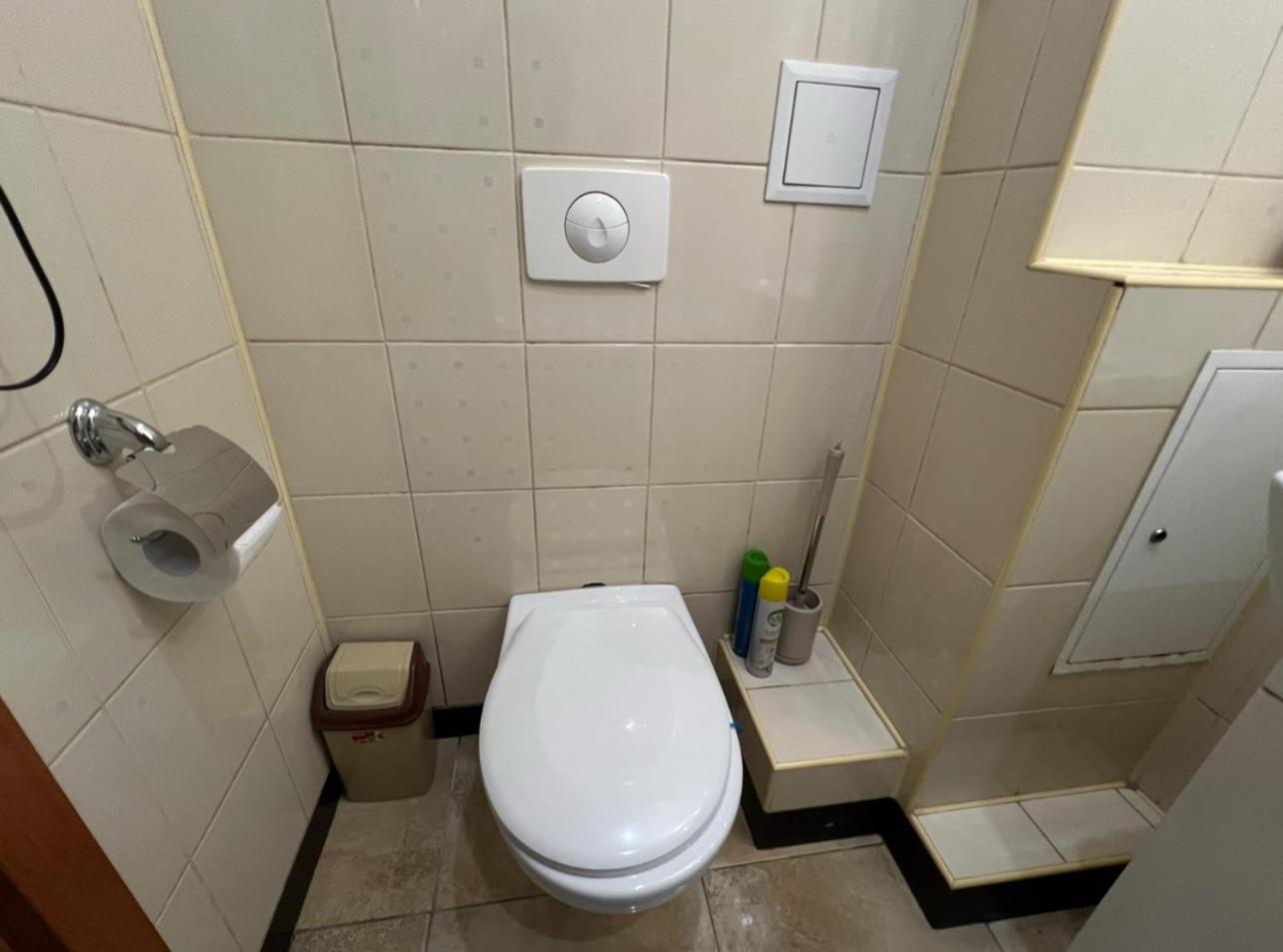 Apartment Lesya Kurbasa リヴィウ エクステリア 写真