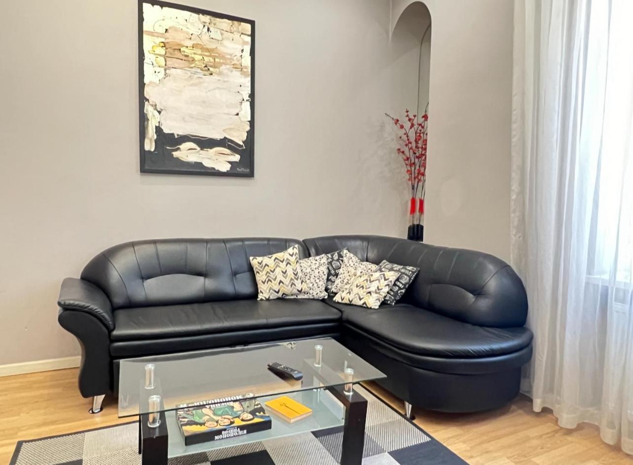 Apartment Lesya Kurbasa リヴィウ エクステリア 写真